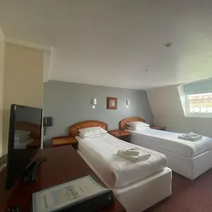 The 2*, Hove Royaume-Uni